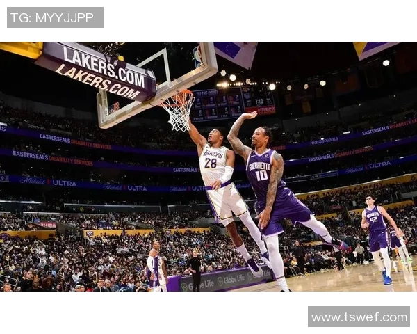 湖人主场击败国王,詹姆斯再度砍下三双,传奇再续